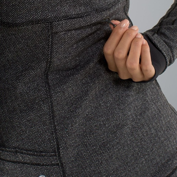 Lululemon Base Runner 1/2 Zip Heathered Herringbone Heathered Black Black Size 6 - Picture 8 of 16